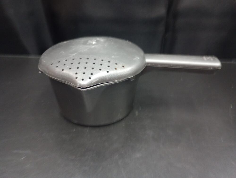 Pampered Chef Black Small Micro Cooker Microwave Steamer 4 Cup